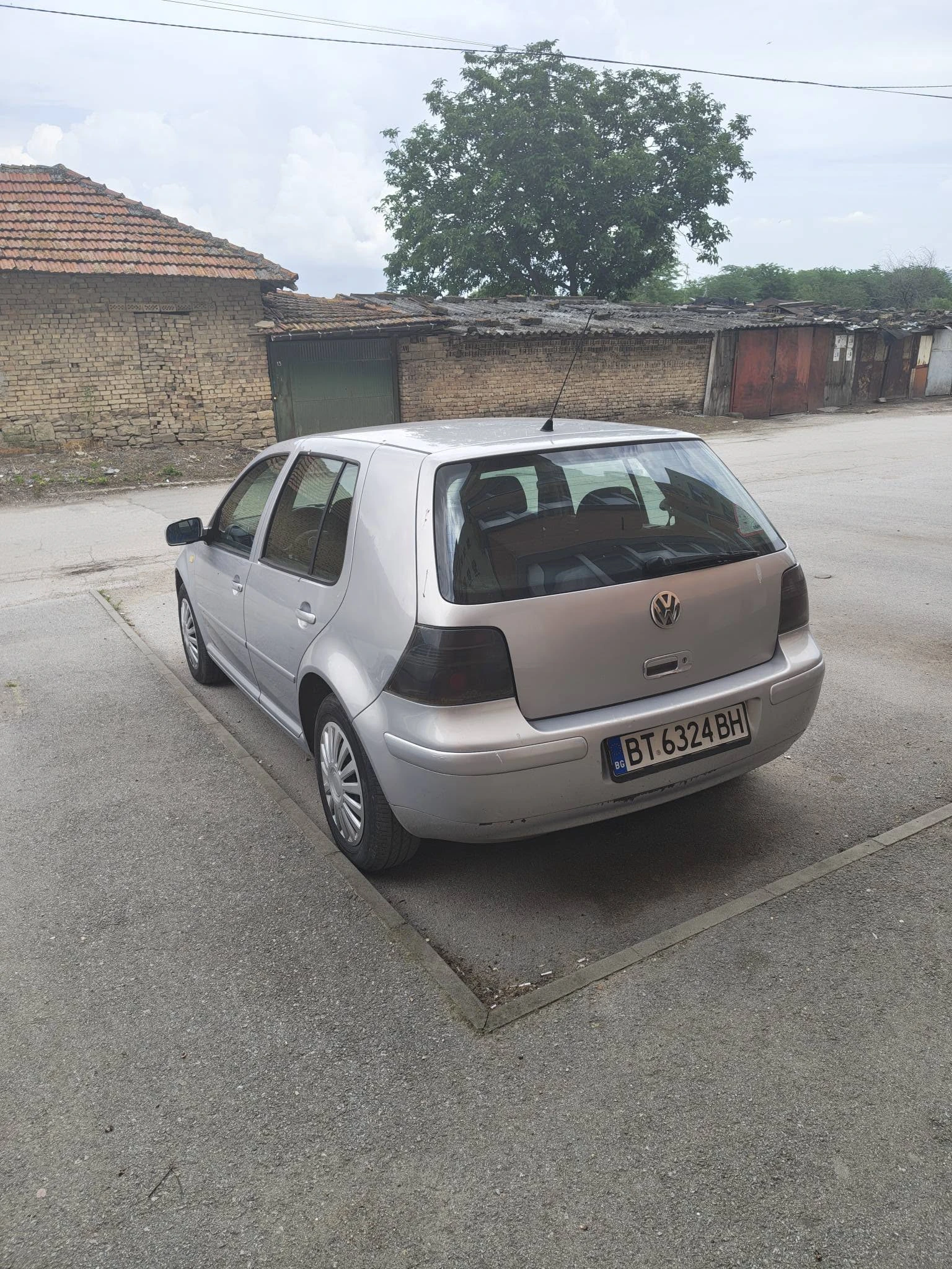 VW Golf 1.9 AHF, снимка 2 - Автомобили и джипове - 54837428