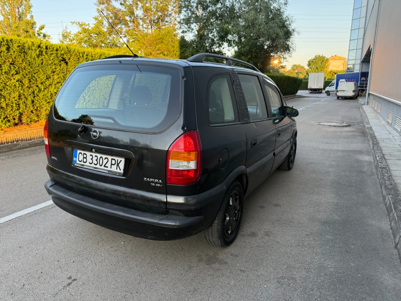 Opel Zafira 1.8 газ инжекцион, снимка 6 - Автомобили и джипове - 54985419