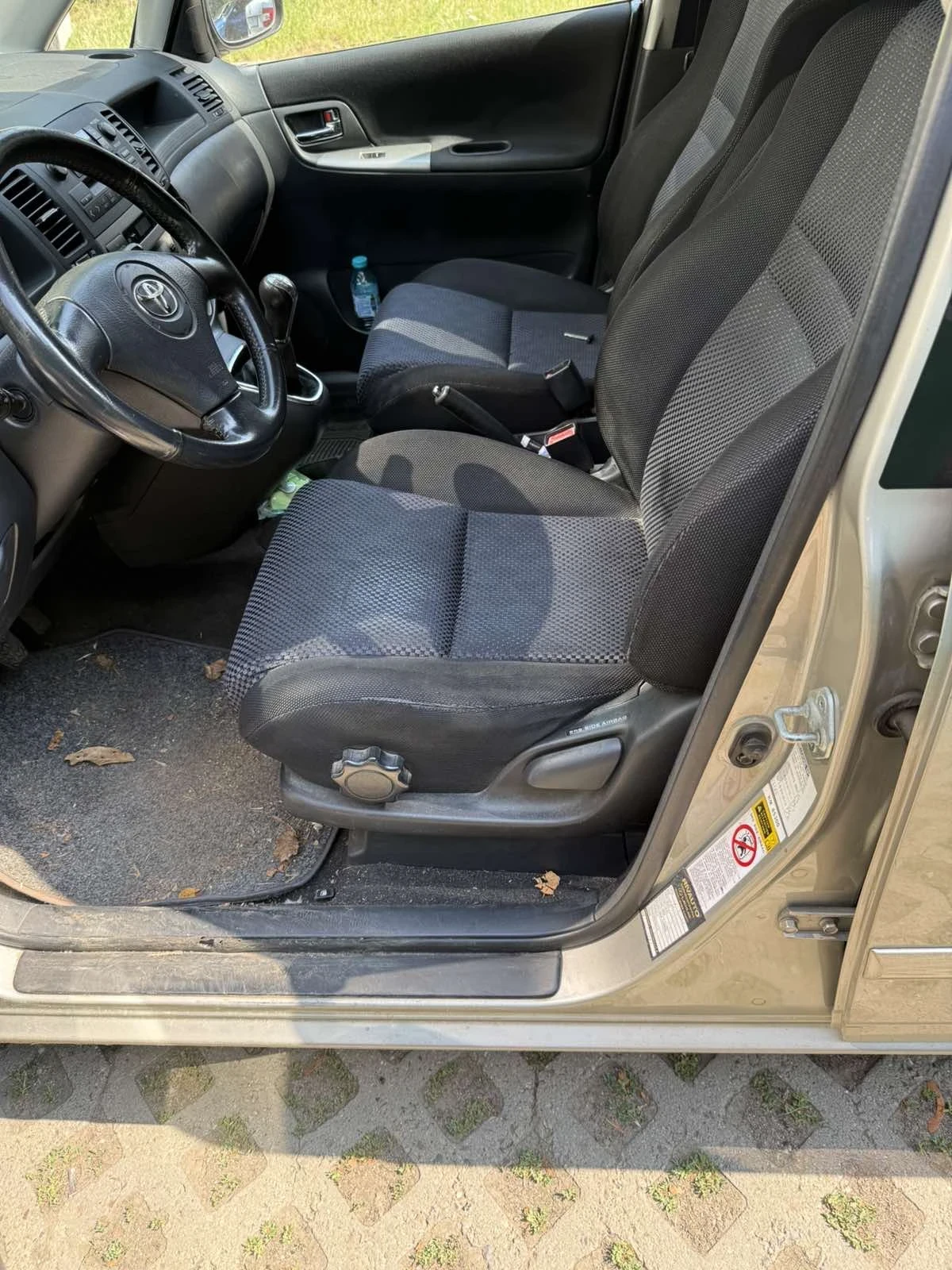 Toyota Corolla verso, снимка 11 - Автомобили и джипове - 55010253