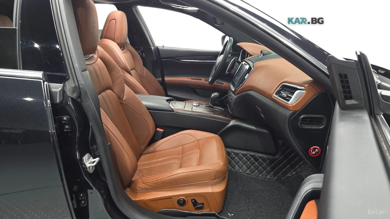 Maserati Ghibli * ПАНО* 360* Ambient Light* Head-up* , снимка 10 - Автомобили и джипове - 55101166