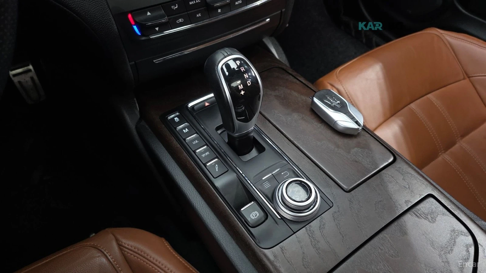Maserati Ghibli * ПАНО* 360* Ambient Light* Head-up* , снимка 8 - Автомобили и джипове - 55101166