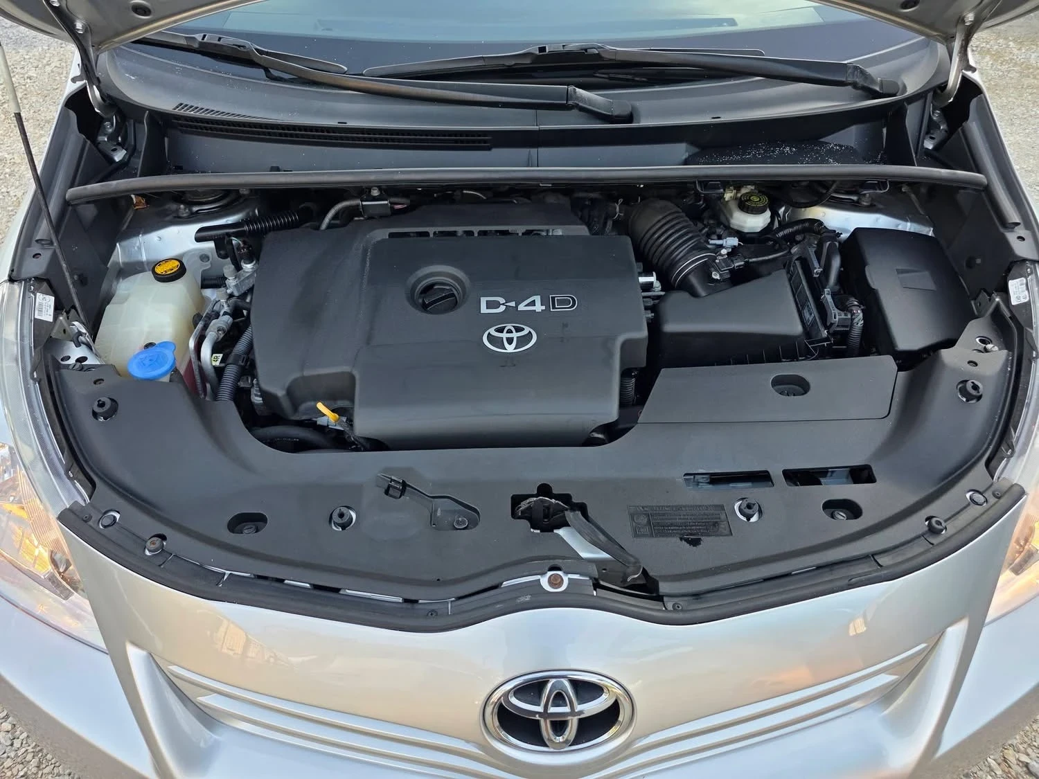 Toyota Verso 2.0D4D 126K.C. / КЛИМАТРОНИК / ТЕМПОМАТ /, снимка 15 - Автомобили и джипове - 55118472