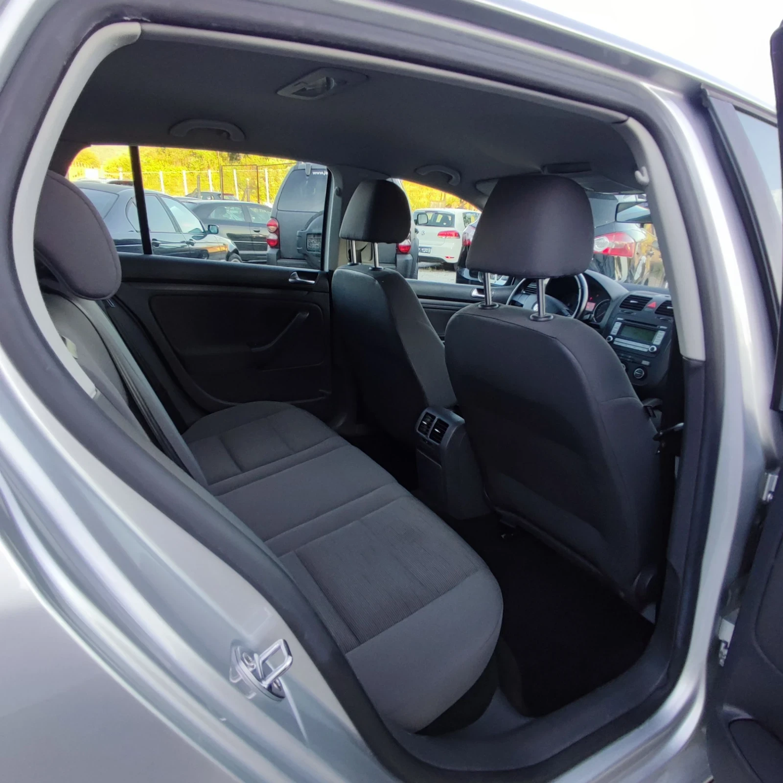 VW Golf 1.9TDI* KLIMATRONIK* , снимка 14 - Автомобили и джипове - 55158204