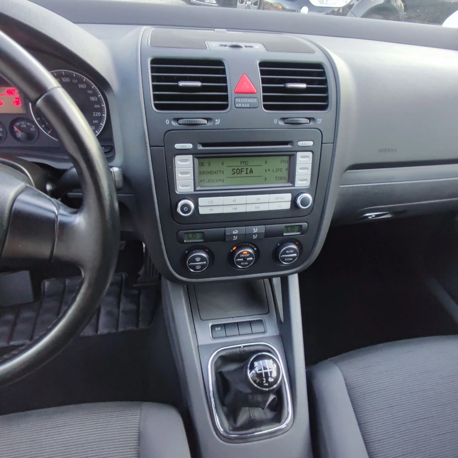 VW Golf 1.9TDI* KLIMATRONIK* , снимка 11 - Автомобили и джипове - 55158204