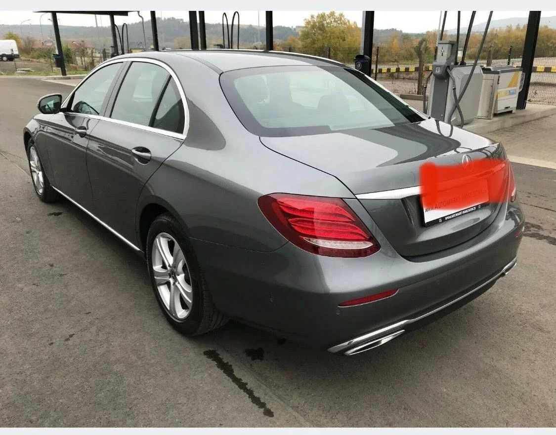 Mercedes-Benz E 220, снимка 4 - Автомобили и джипове - 55327914