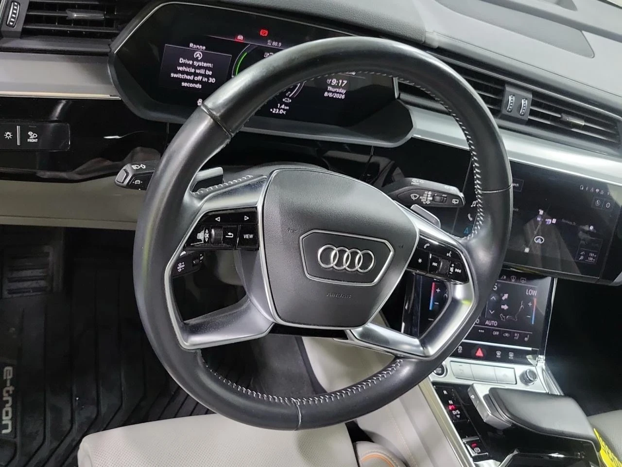 Audi E-Tron 55quattro* TECHNIK* 360* Pano* Обдух* Подгрев* , снимка 11 - Автомобили и джипове - 55605107