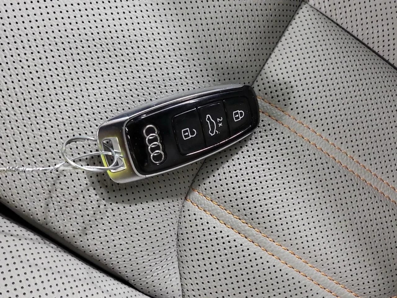 Audi E-Tron 55quattro* TECHNIK* 360* Pano* Обдух* Подгрев* , снимка 15 - Автомобили и джипове - 55605107