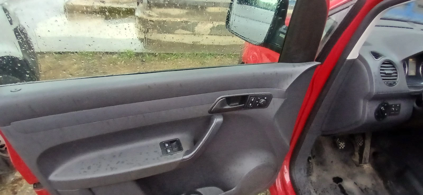 VW Caddy, снимка 9 - Автомобили и джипове - 55729830