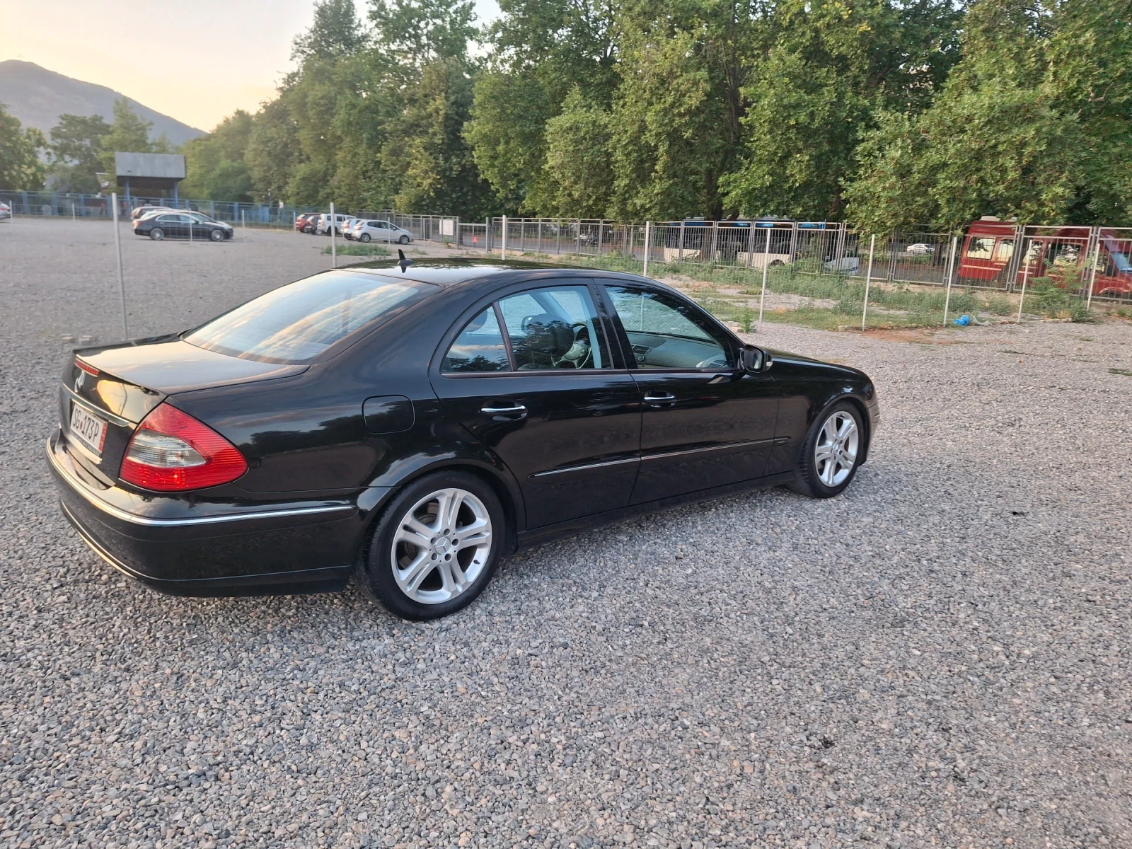 Mercedes-Benz E 200 E 200 Benzin Evo , снимка 17 - Автомобили и джипове - 55771612
