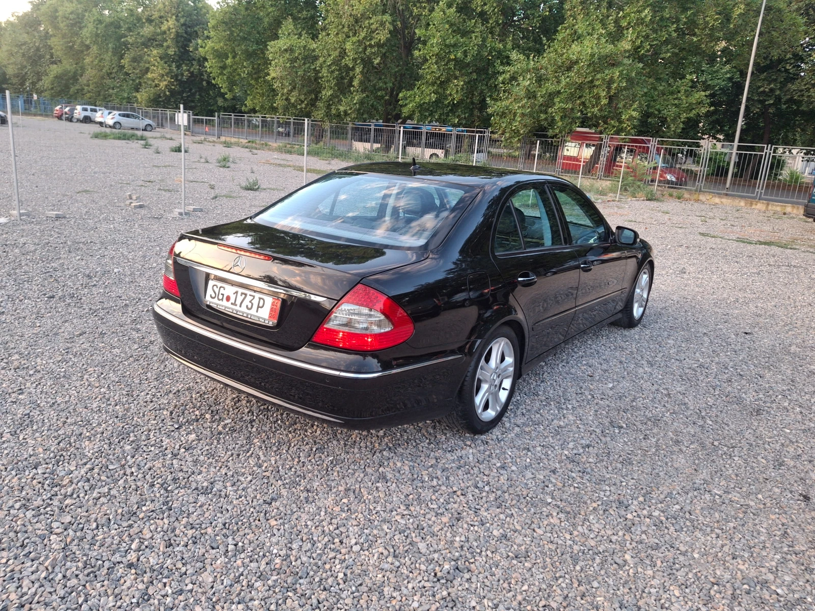 Mercedes-Benz E 200 E 200 Benzin Evo , снимка 11 - Автомобили и джипове - 55771612