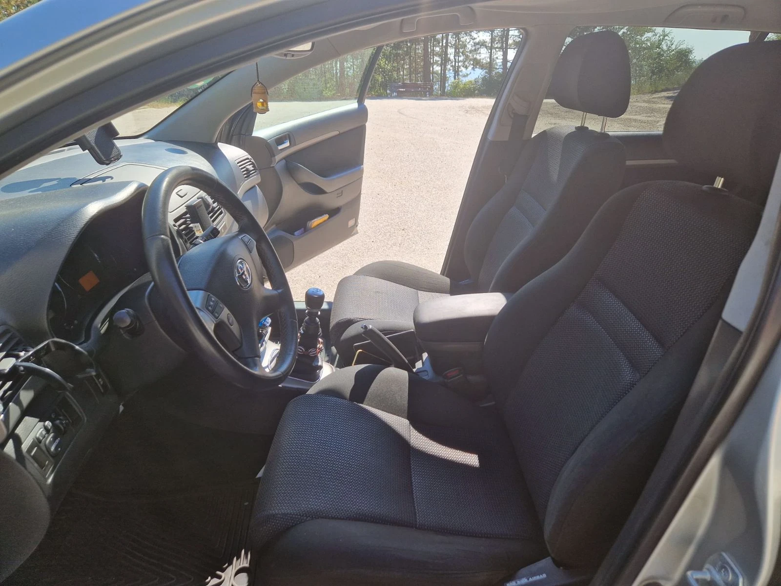 Toyota Avensis 2.2 D-CAT, снимка 6 - Автомобили и джипове - 56122853