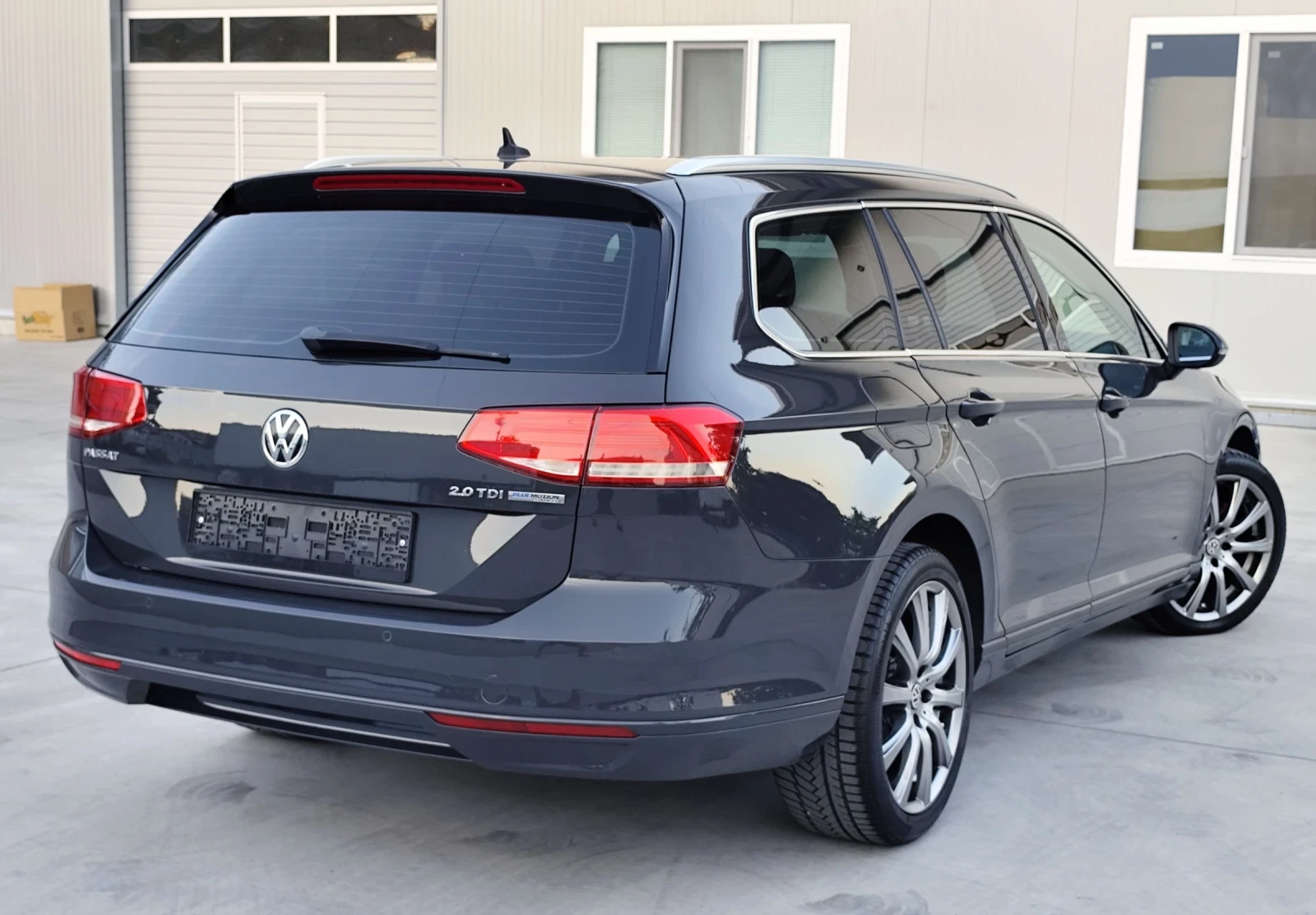 VW Passat 2.0TDI-DSG-LED-NAVI-DISTRONIC-NAVI-LANE-ASSIST, снимка 6 - Автомобили и джипове - 56154228