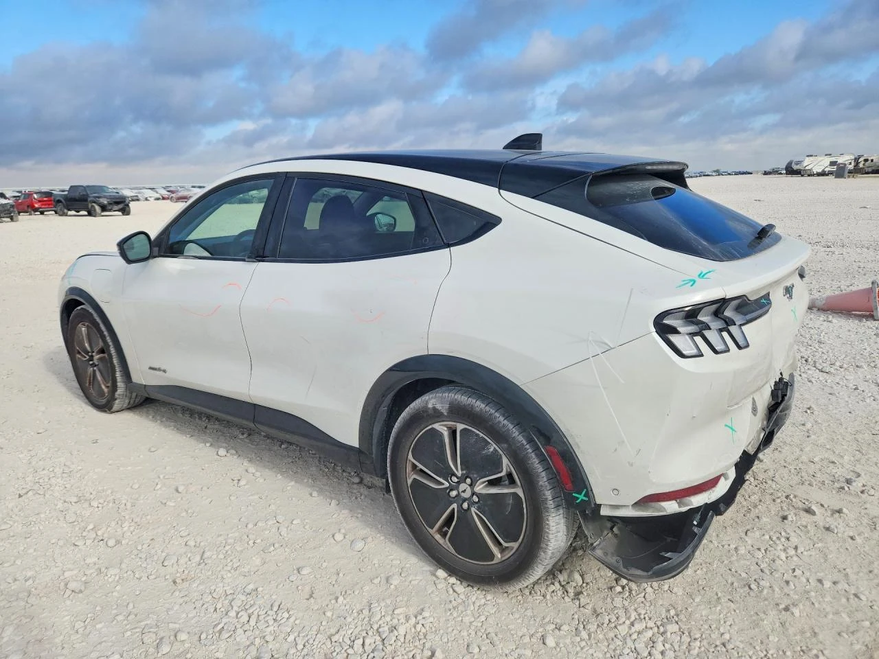 Ford Mustang Mach-E Premium, снимка 2 - Автомобили и джипове - 56320062