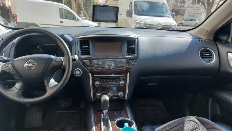 Nissan Pathfinder SL, снимка 7 - Автомобили и джипове - 47710479