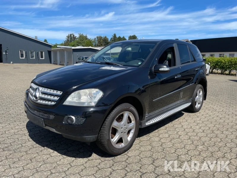 Mercedes-Benz ML 320, снимка 9 - Автомобили и джипове - 47609832