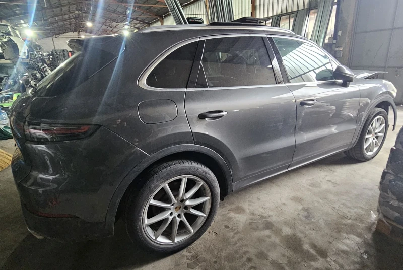 Porsche Cayenne 3.0i V6, снимка 5 - Автомобили и джипове - 49749679