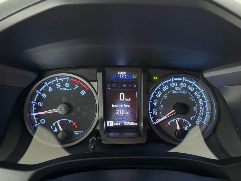 Toyota Tacoma 4WD * 33 500km* Double Cab V6, снимка 10 - Автомобили и джипове - 51848654