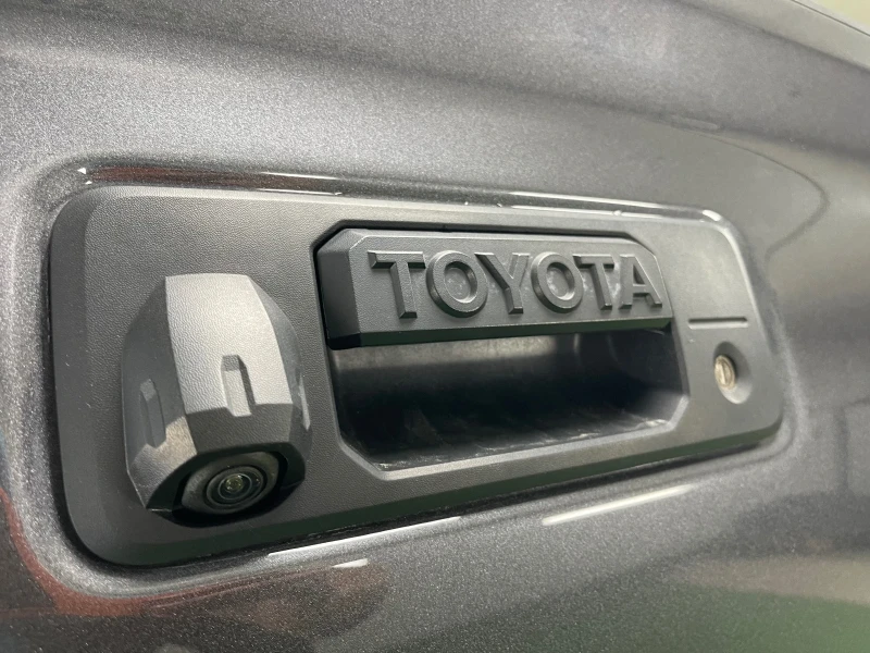 Toyota Tacoma 4WD * 33 500km* Double Cab V6, снимка 15 - Автомобили и джипове - 51848654
