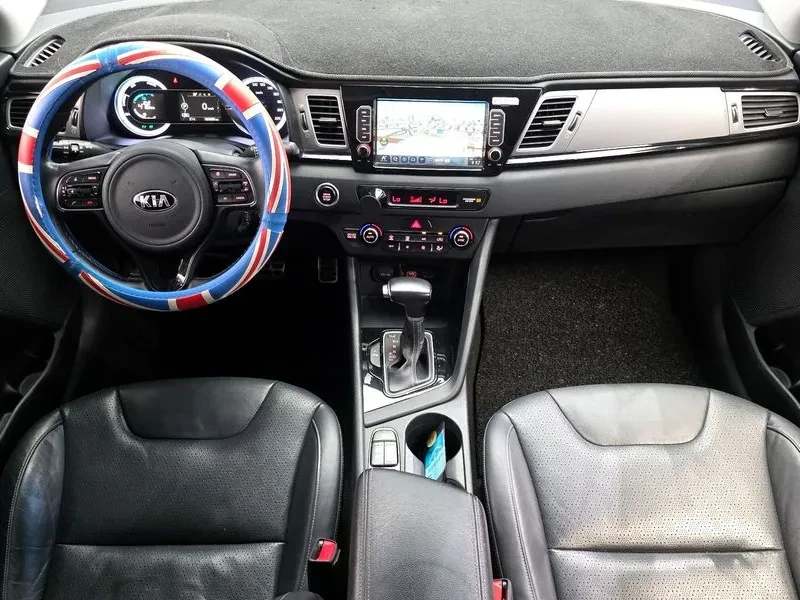 Kia Niro, снимка 6 - Автомобили и джипове - 56357736