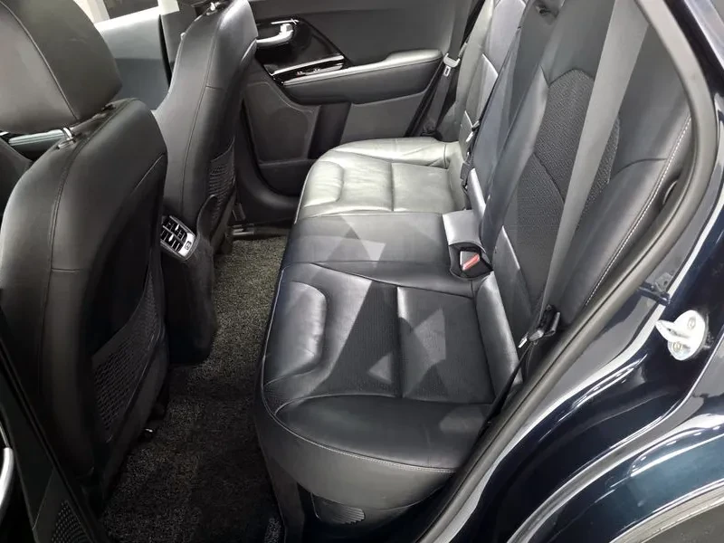 Kia Niro, снимка 11 - Автомобили и джипове - 56357736