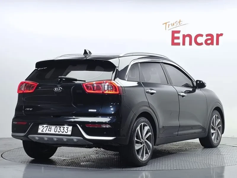 Kia Niro, снимка 2 - Автомобили и джипове - 56357736