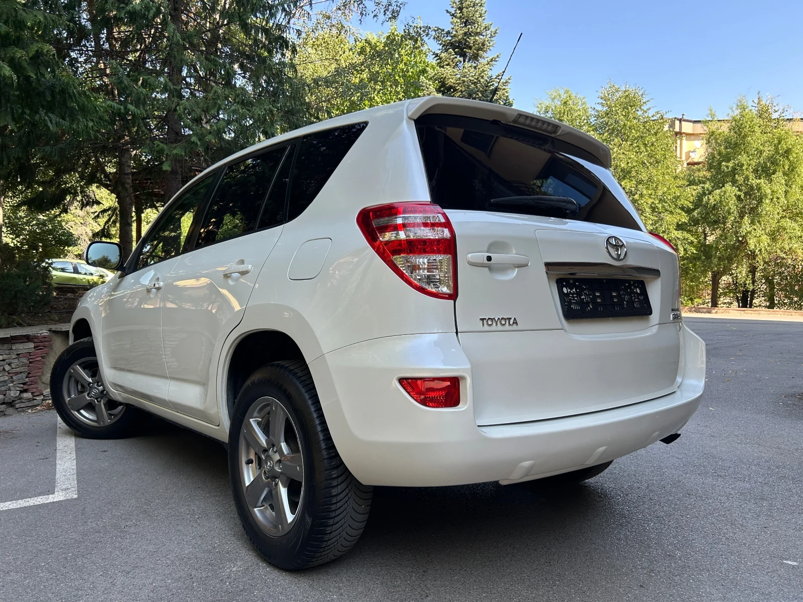 Toyota Rav4 2, 2 D-4D 4X4, ПЪЛНА СЕРВИЗНА ИСТОРИЯ ! - изображение 3