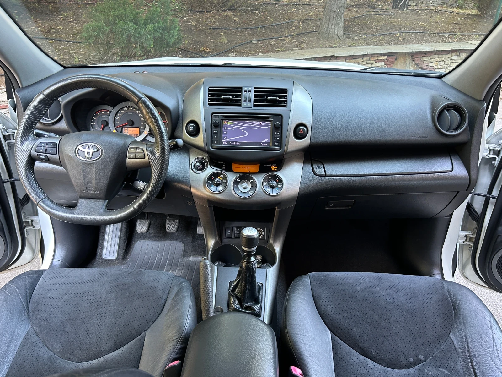 Toyota Rav4 2, 2 D-4D 4X4, ПЪЛНА СЕРВИЗНА ИСТОРИЯ ! - изображение 8