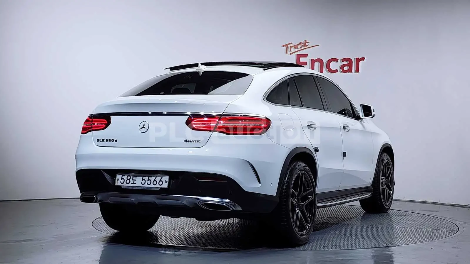 Mercedes-Benz GLE 350 2018* AMG PK* HARMAN* LANE ASSIST* КРАЙНА ЦЕНА, снимка 3 - Автомобили и джипове - 54059005