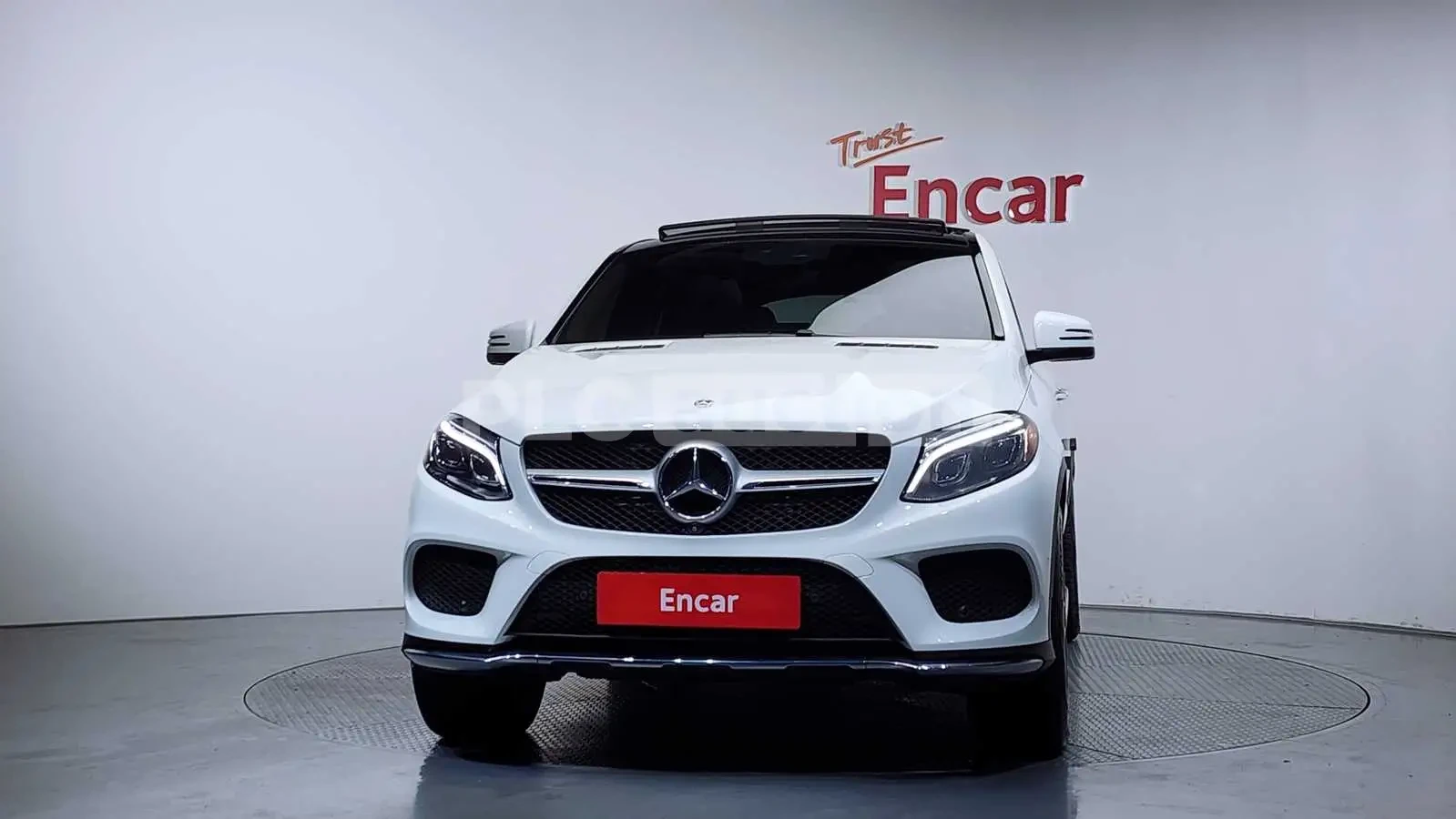 Mercedes-Benz GLE 350 2018* AMG PK* HARMAN* LANE ASSIST* КРАЙНА ЦЕНА, снимка 2 - Автомобили и джипове - 54059005