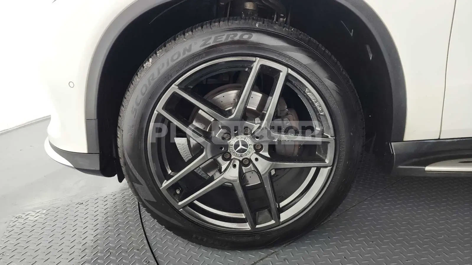 Mercedes-Benz GLE 350 2018* AMG PK* HARMAN* LANE ASSIST* КРАЙНА ЦЕНА, снимка 5 - Автомобили и джипове - 54059005