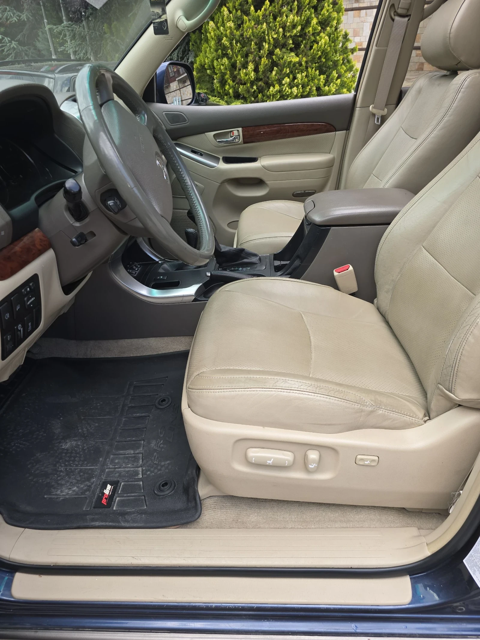 Toyota Land cruiser 3.0 D4D, снимка 9 - Автомобили и джипове - 54801191