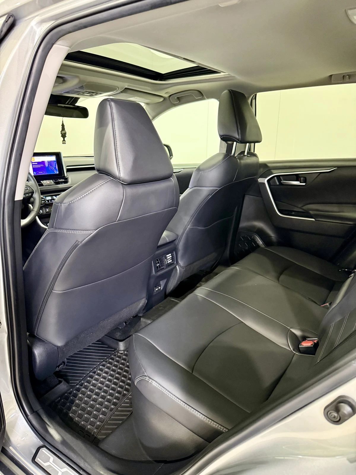 Toyota Rav4 2.5 Hybrid AWD, снимка 10 - Автомобили и джипове - 54839422