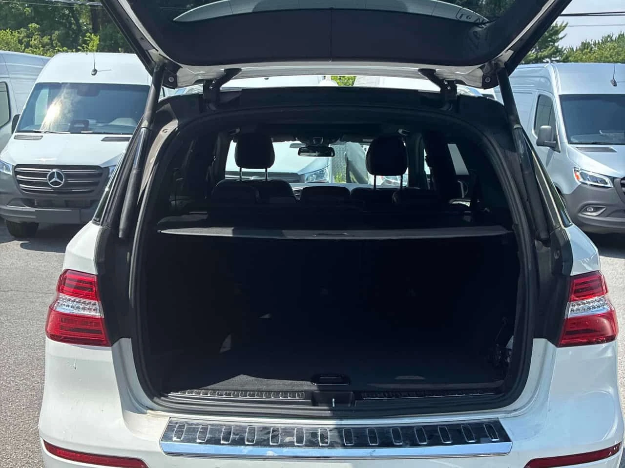 Mercedes-Benz ML 350 BlueTEC | ГЛАВНО ПРЕДСТАВИТЕЛСТВО НА MERCEDES, снимка 12 - Автомобили и джипове - 55439473