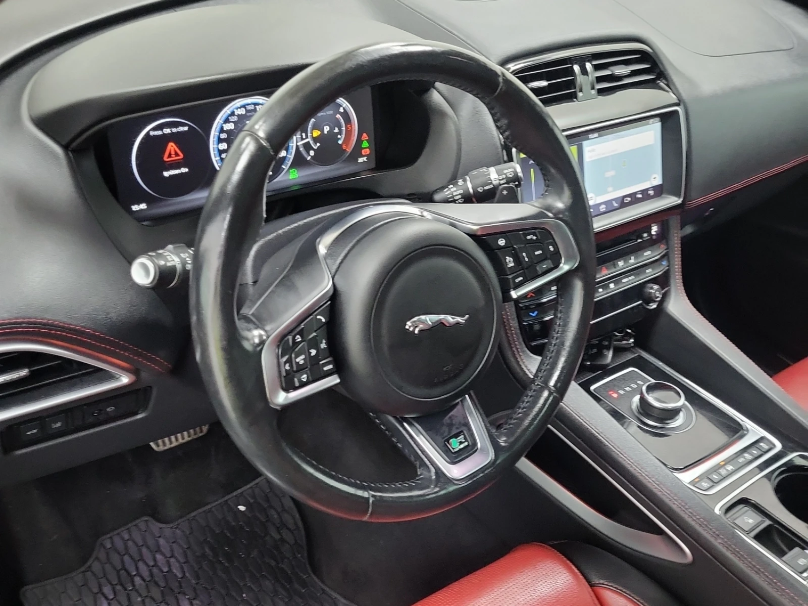 Jaguar F-PACE F-Pace 20D R-SPORT / АВТОКРЕДИТ, снимка 10 - Автомобили и джипове - 56038149
