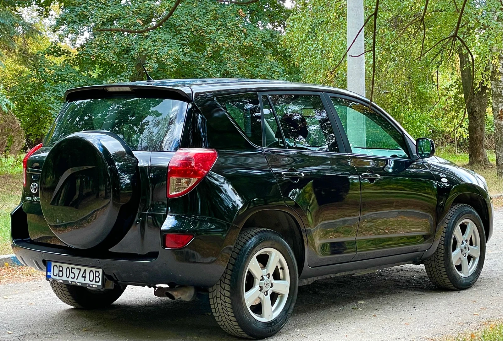 Toyota Rav4 2.2 d4d, снимка 10 - Автомобили и джипове - 56471998