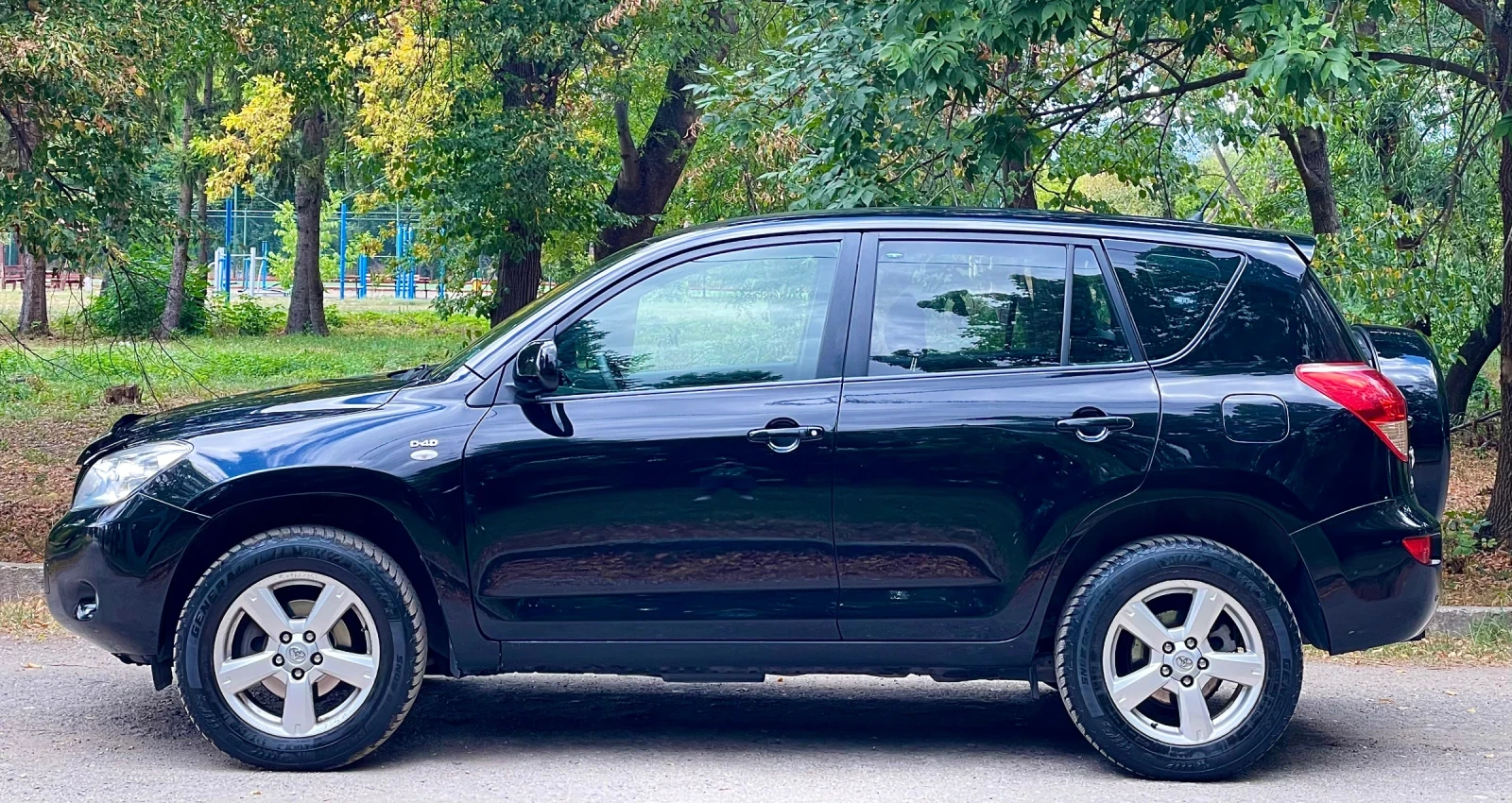 Toyota Rav4 2.2 d4d, снимка 8 - Автомобили и джипове - 56471998
