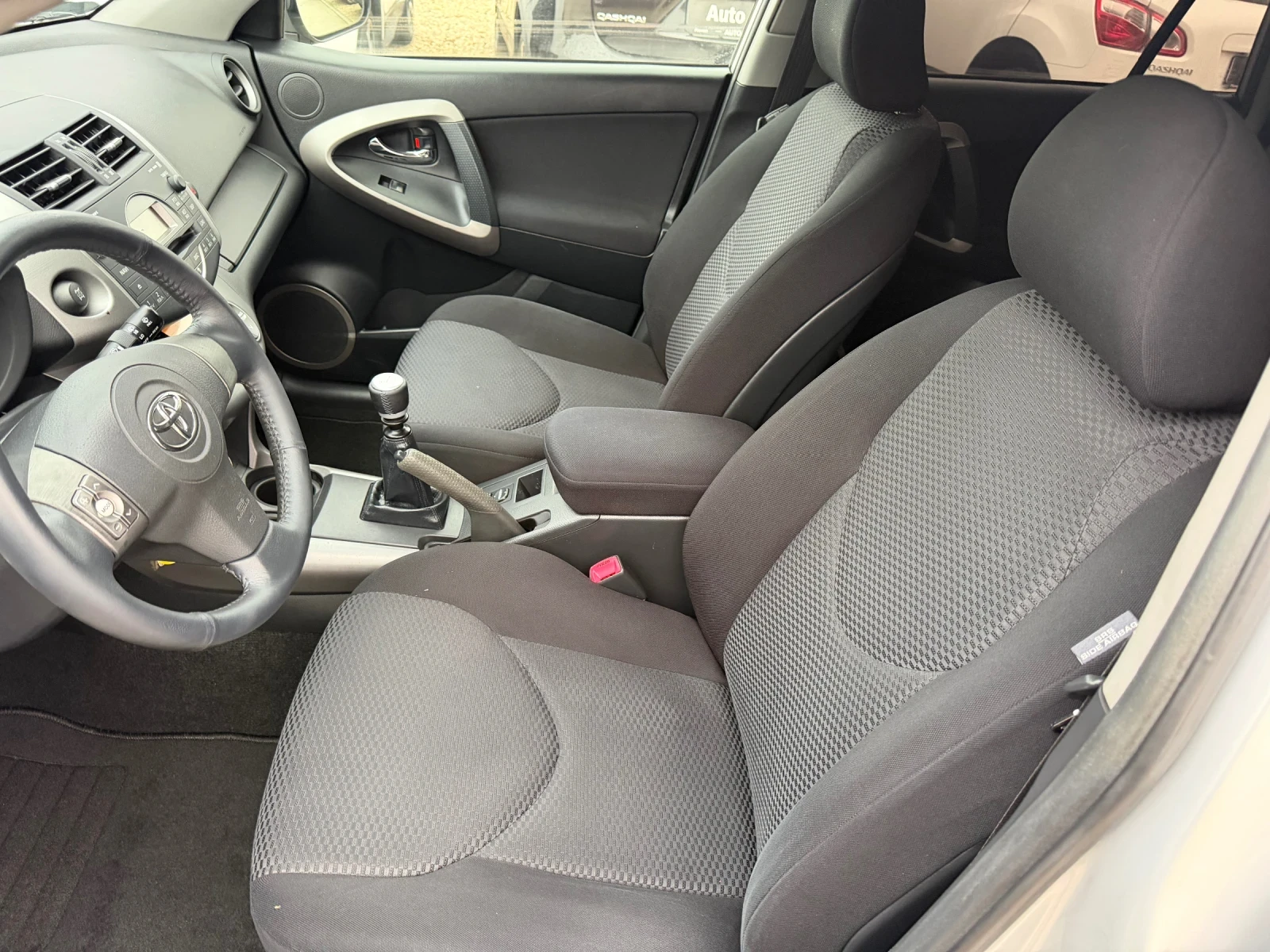 Toyota Rav4 2.2D4d 136�.� 6��. 4�4 2008�. | Mobile.bg � ����������� 8