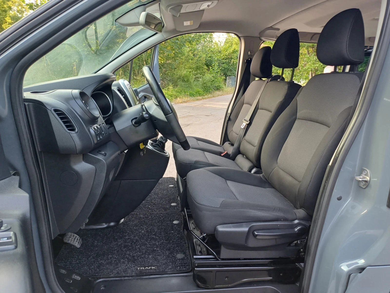 Renault Trafic 2.0 DCI 6места - изображение 9