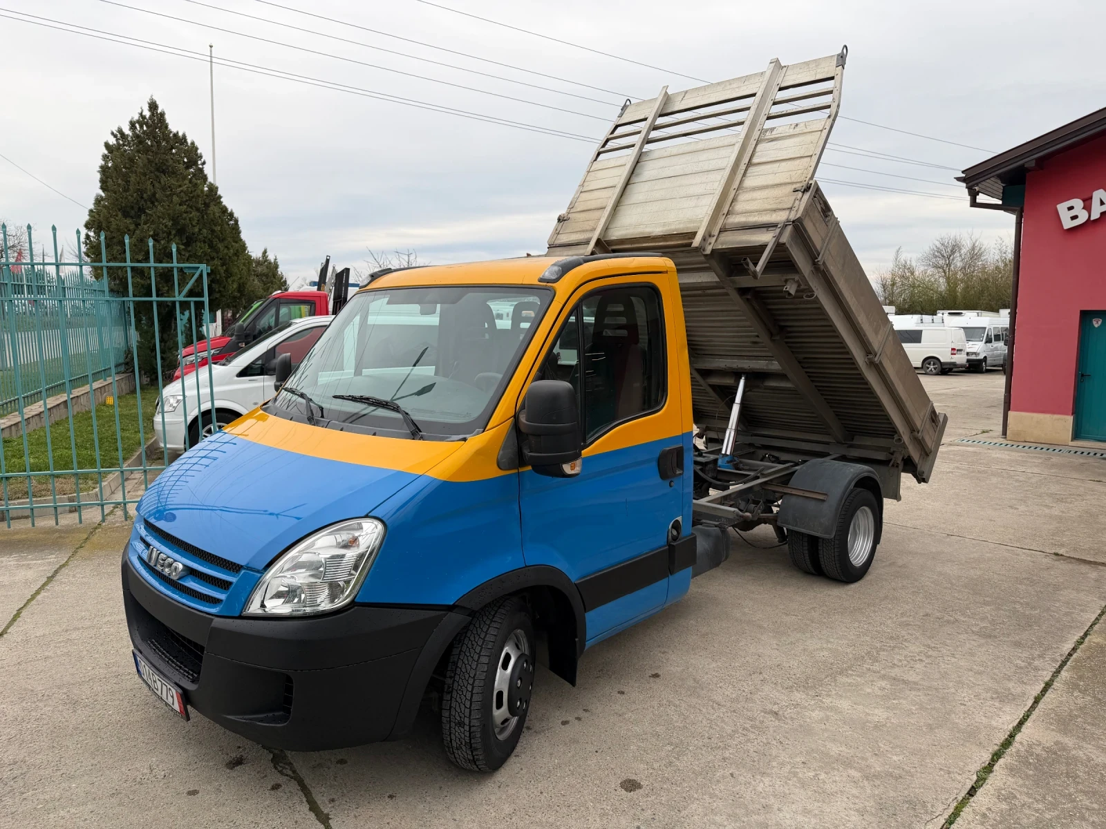 Iveco Daily 35C18* 3.0HPI* Климатик* Тристранен самосвал - изображение 3