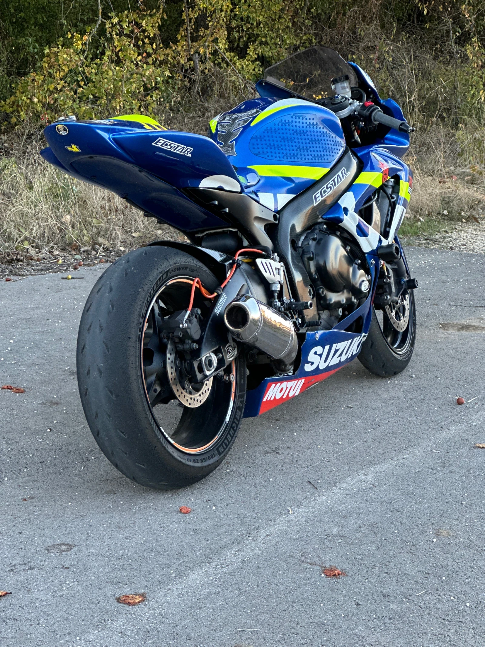 Suzuki Gsxr Gsxr 750 k7 - изображение 2