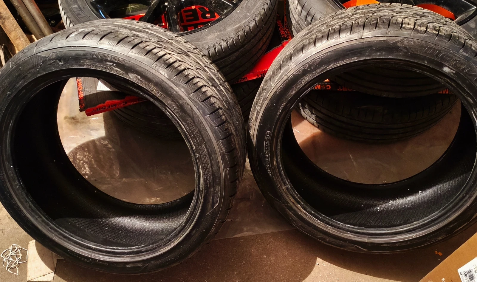 Гуми Всесезонни 275/40R20, снимка 3 - Гуми и джанти - 54607856