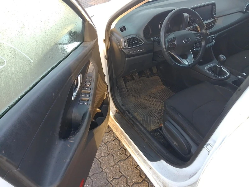 Hyundai I30 1, 4Turbo GDI, снимка 10 - Автомобили и джипове - 34859723