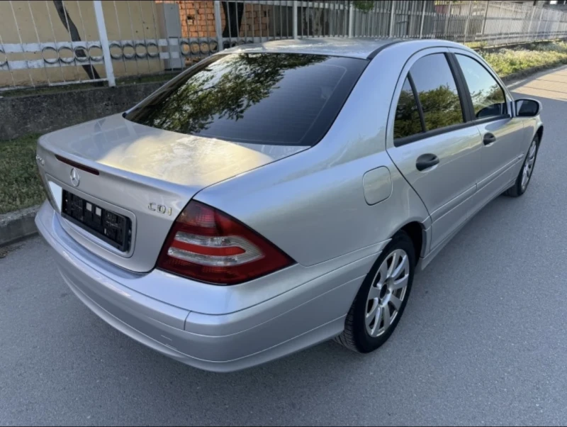 Mercedes-Benz C 220, снимка 6 - Автомобили и джипове - 48211222