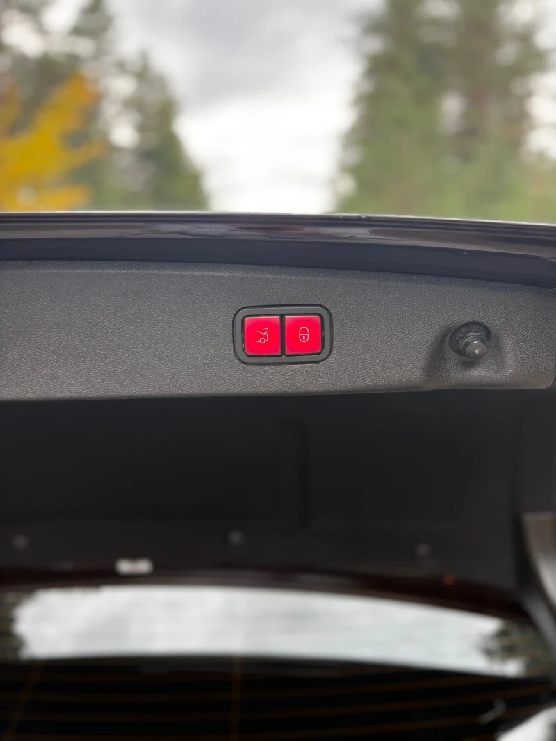 Mercedes-Benz E 350 4 Matic, снимка 13 - Автомобили и джипове - 52495153