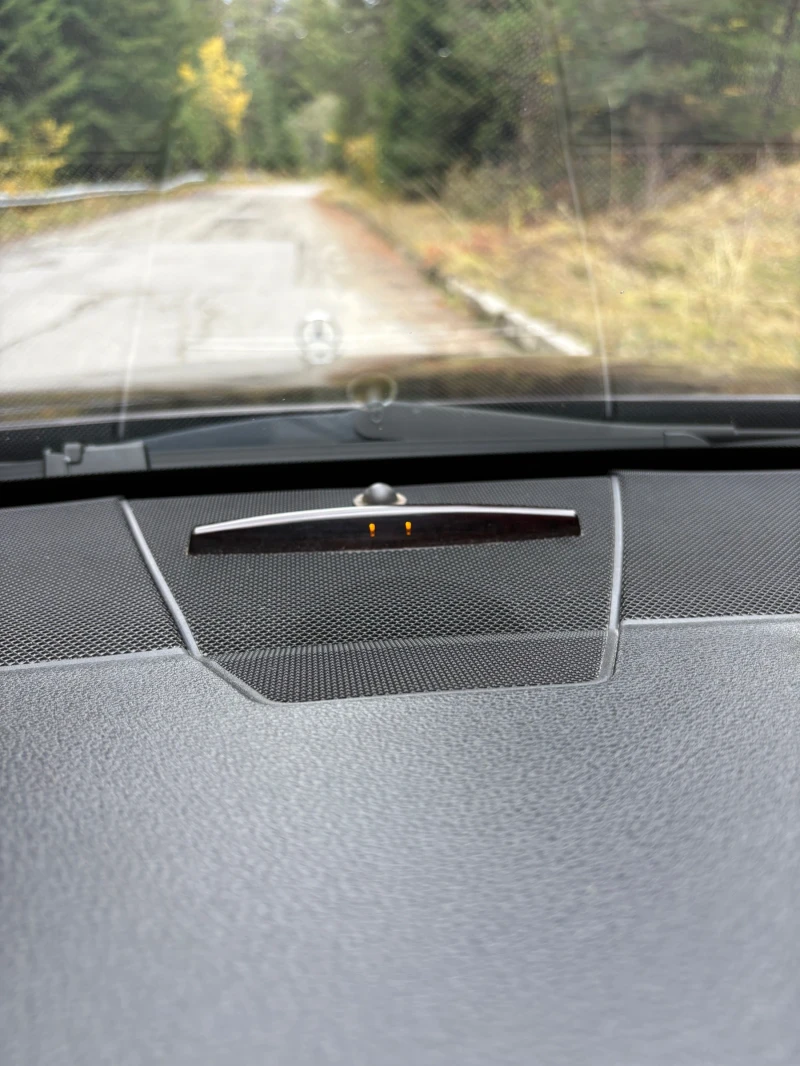 Mercedes-Benz E 350 4 Matic, снимка 16 - Автомобили и джипове - 52495153