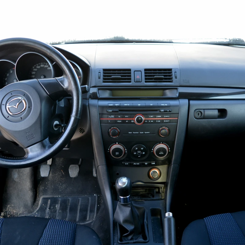 Mazda 3 1.6 i, снимка 6 - Автомобили и джипове - 52166918