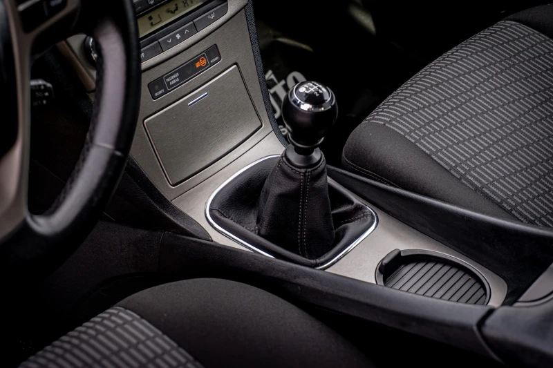 Toyota Avensis 1.8 VVT-i | С ГАРАНЦИЯ | КАМЕРА | НАВИ | ТОП!!!, снимка 11 - Автомобили и джипове - 52391459