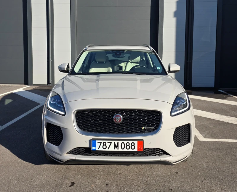 Jaguar E-pace 2.0 SE R DYNAMIC P250 , снимка 3 - Автомобили и джипове - 52426518