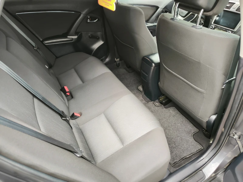 Toyota Avensis 2, 0 D-4D 126k.c.6ck.НАВИ* КЛИМАТР* ЕВРО 5!, снимка 13 - Автомобили и джипове - 52467726