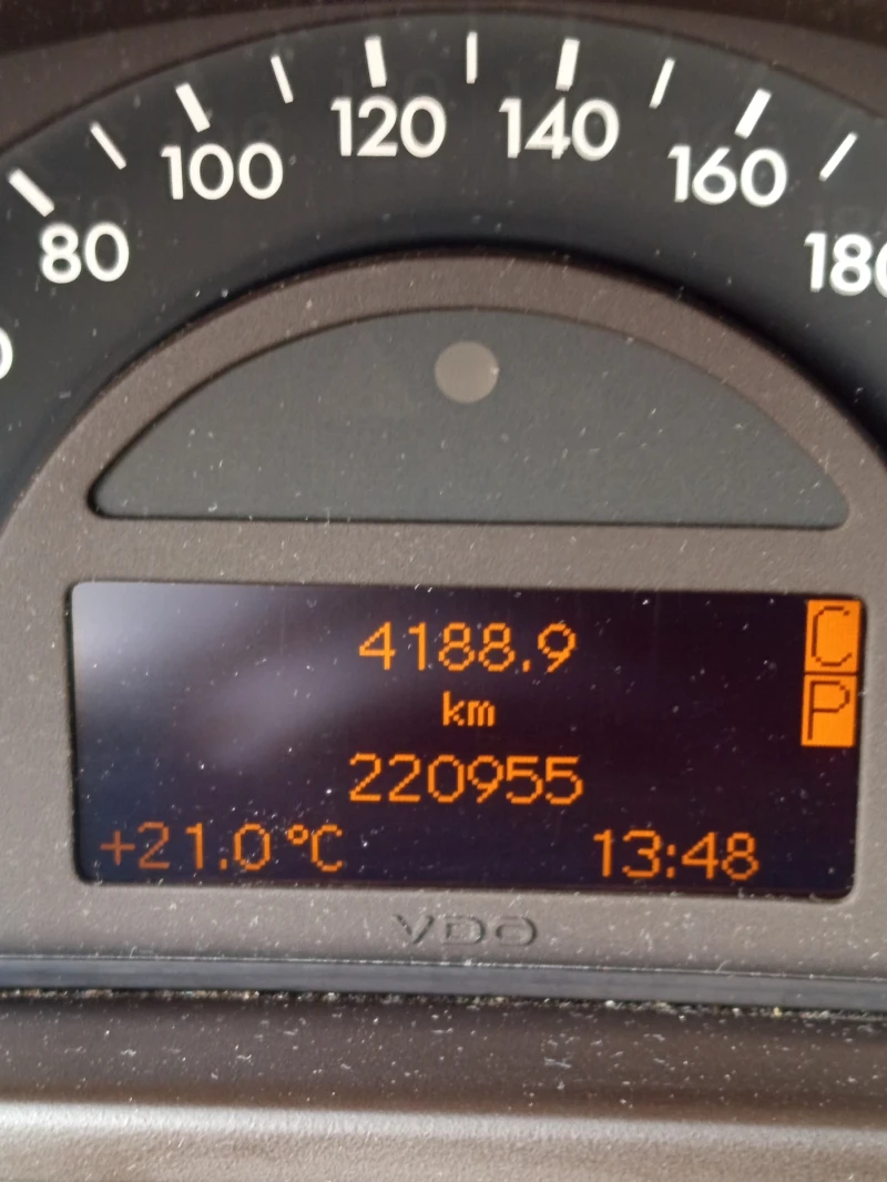 Mercedes-Benz C 220, снимка 5 - Автомобили и джипове - 52503751